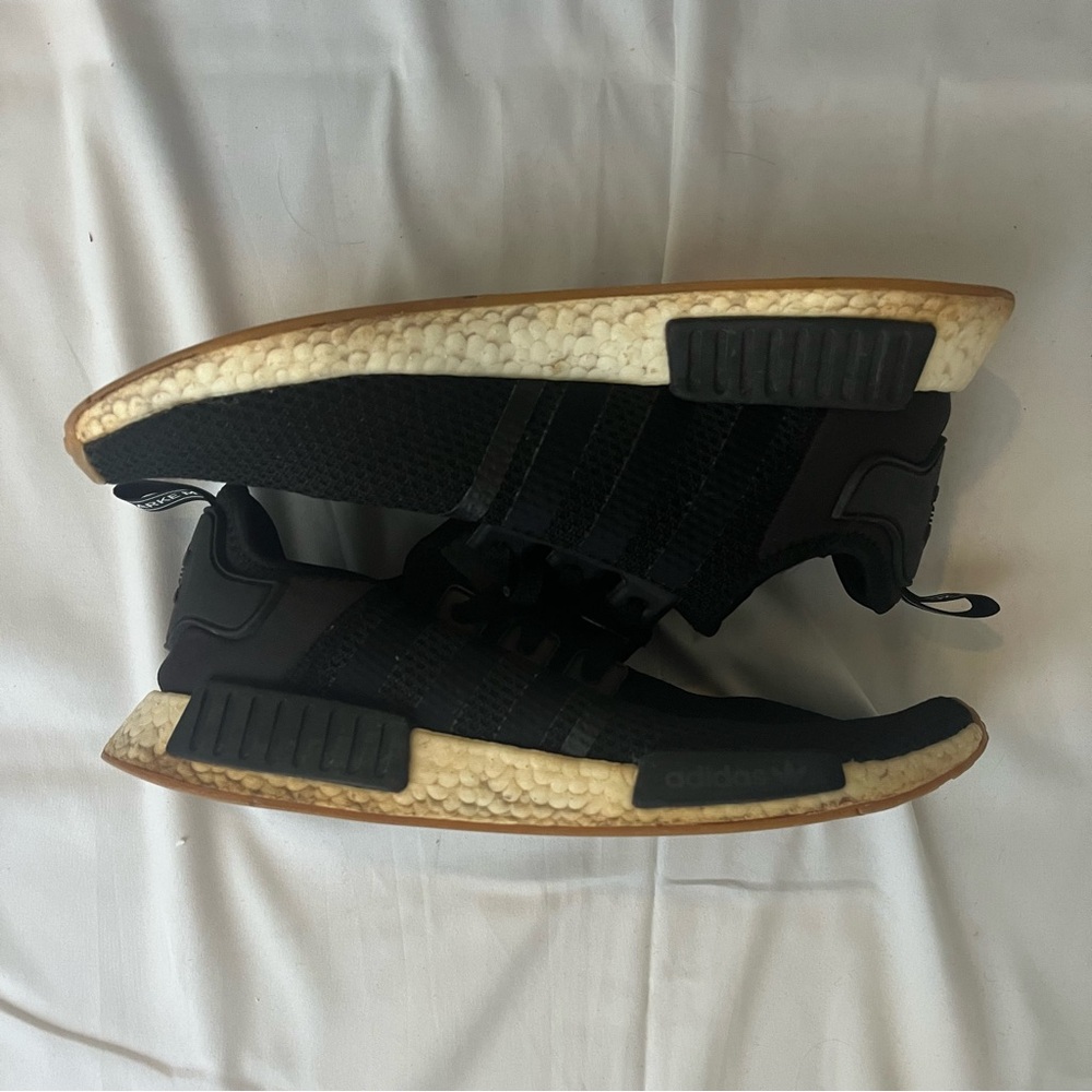 NMD R1 PRIMEBLUE SHOES